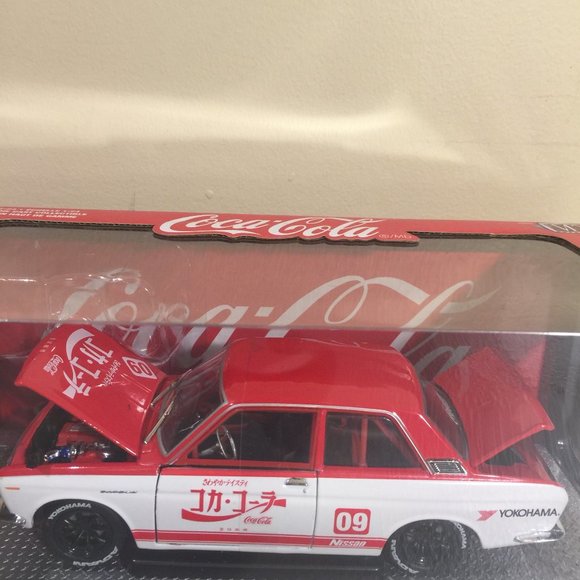 Coca-Cola 1970 Datsun 510 Premium Die Cast Collectible Car 1:24 Limited Edition - Picture 2 of 12